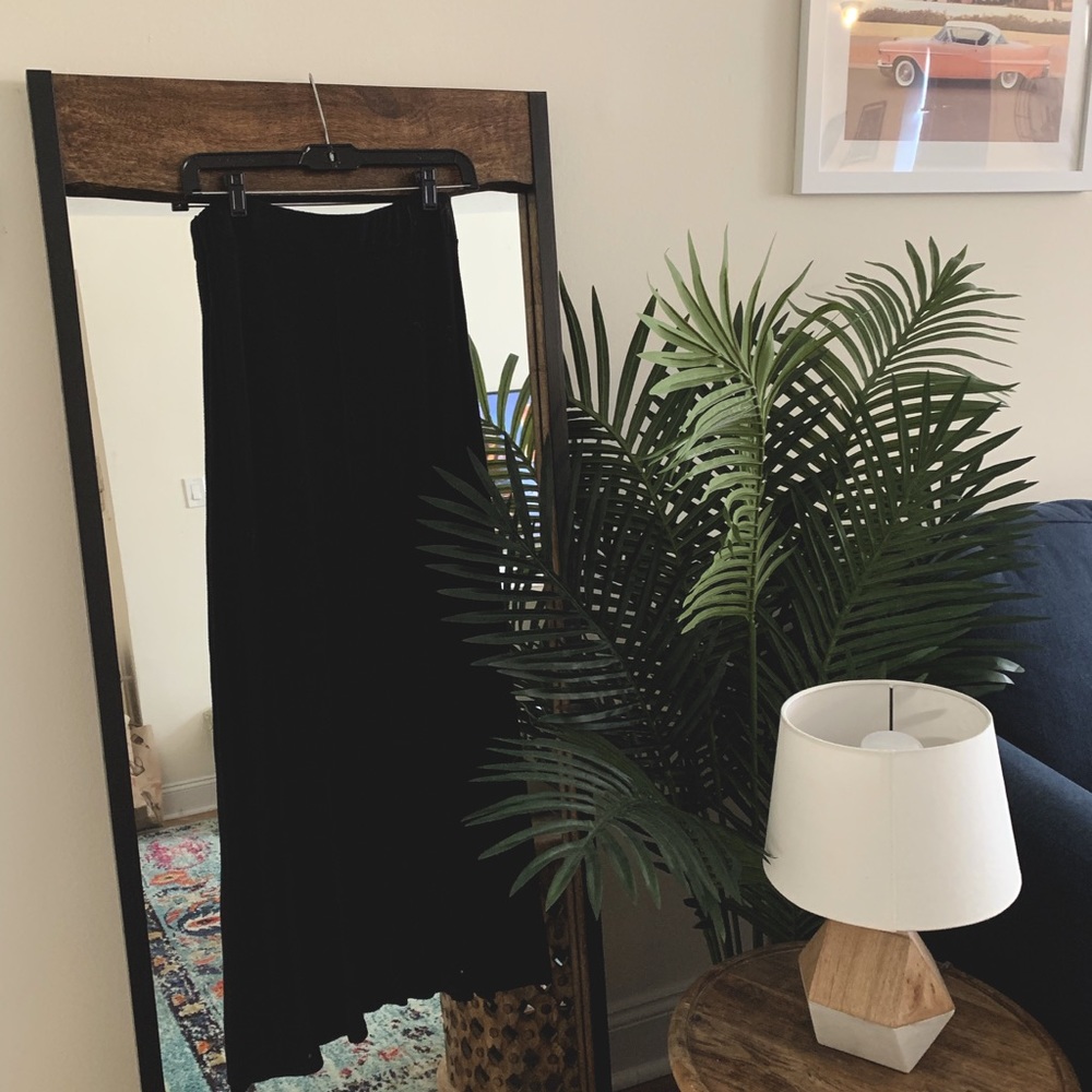 [SOLD] Brandy Melville Maxi Black Skirt